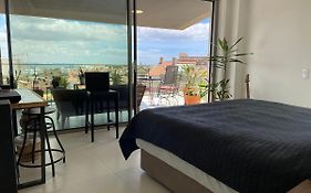 Bay View One, Stunning 3 Bed Condo With Sea View & Rooftop Pool